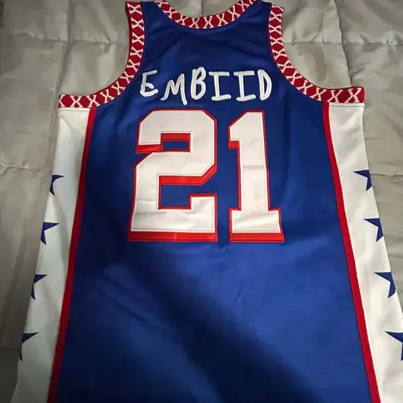 X Philadelphia 'The Answer' Allen Iverson No. 3 Distressed Basketball Jersey Red - Picture 2 of 3